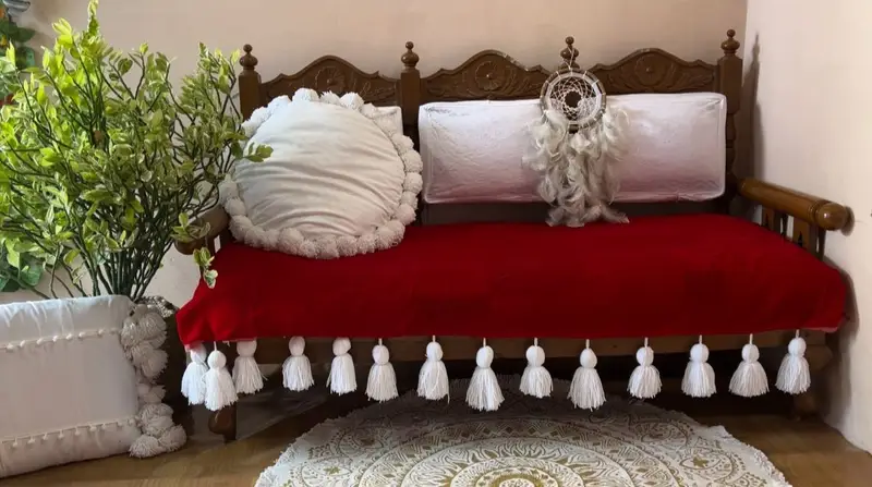Solid Red Sofa Throw with Tassels – Bold Cotton Sofa Cover for Festive & Bohemian Décor